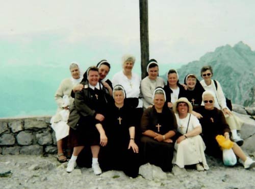 The Enduring Ties of Community