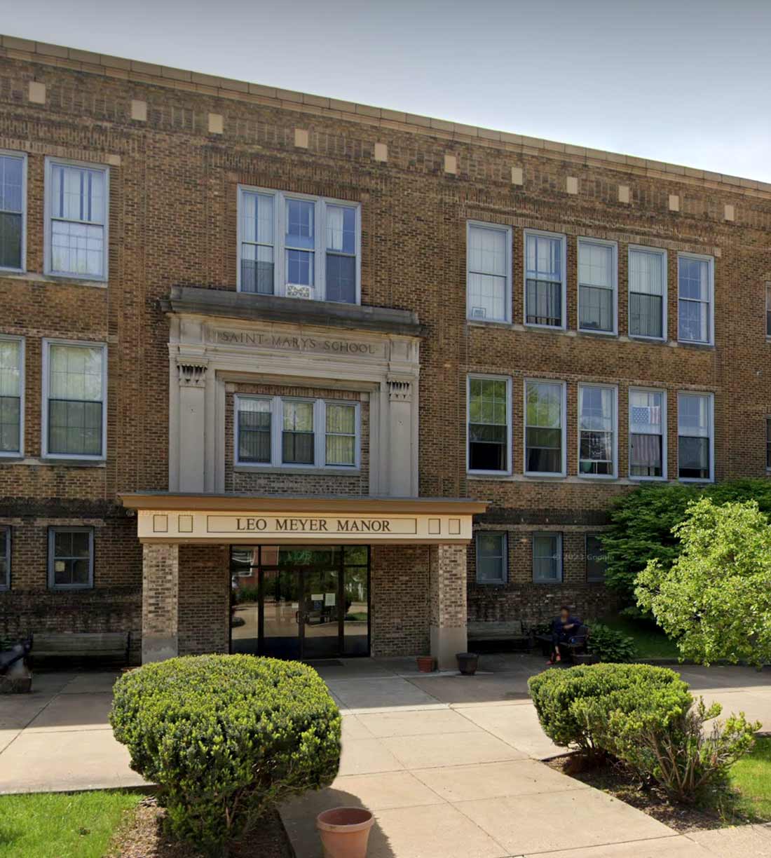 Leo Meyer Manor Management